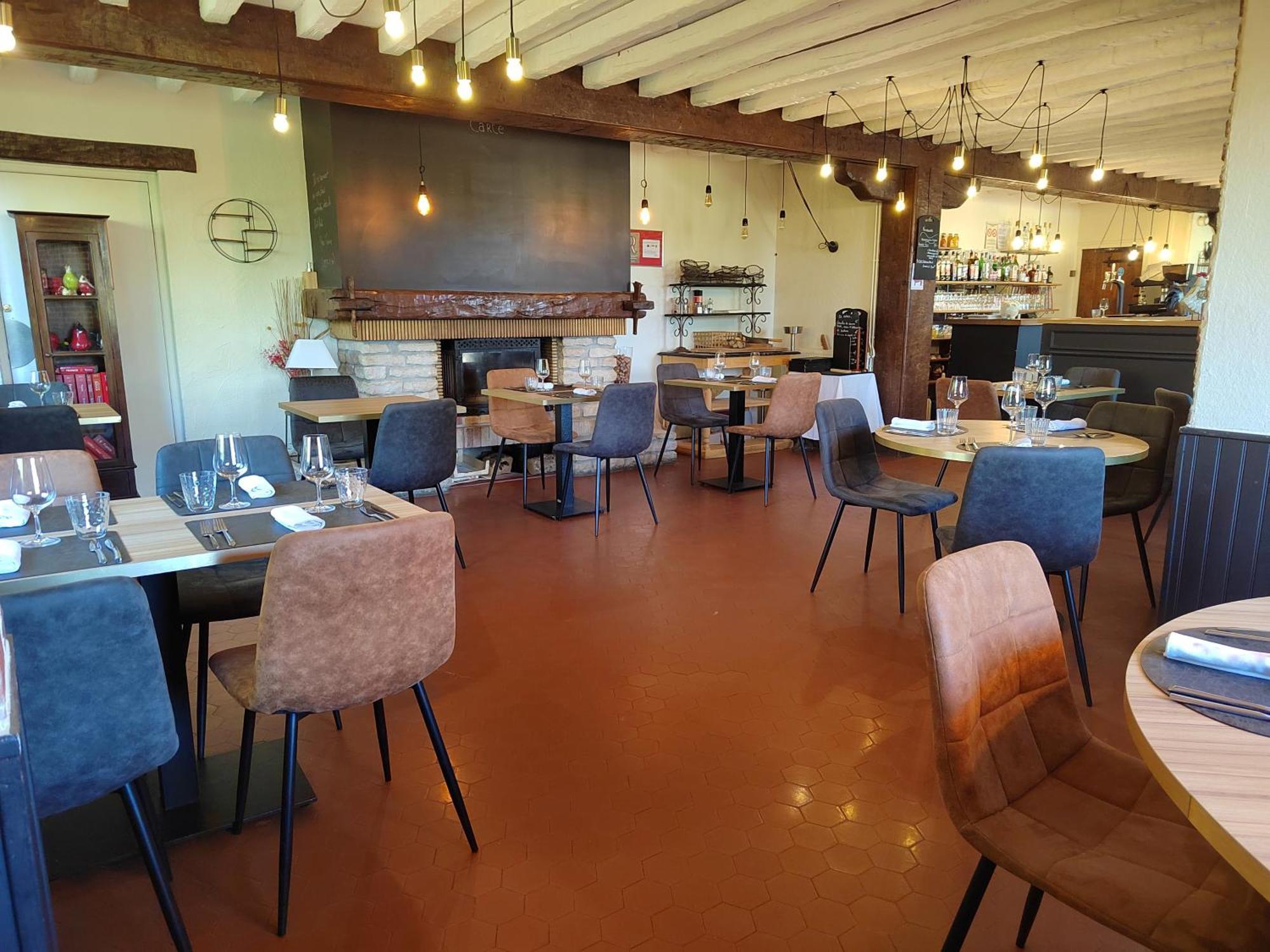 Hotel Relais Saint Michel à Villegusien-le-Lac Extérieur photo