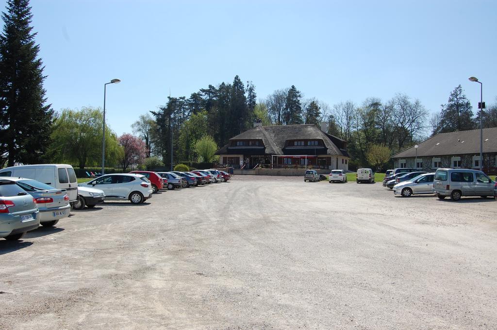 Hotel Relais Saint Michel à Villegusien-le-Lac Extérieur photo